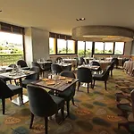 Tribe فندق قرقشونه